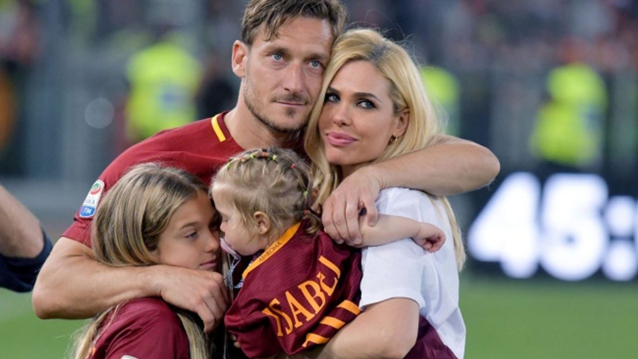 Totti'nin eşi, efsane futbolcuyu aldattı mı?