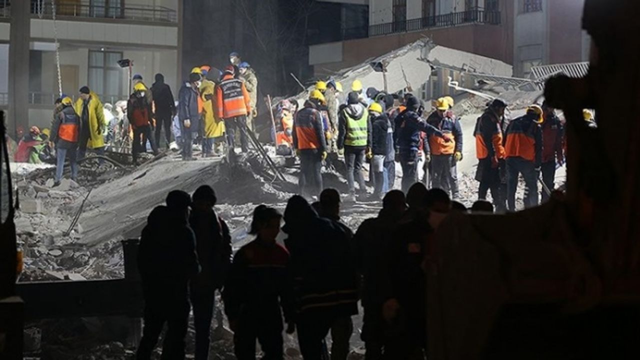DSÖ deprem için acil durum ilan etti