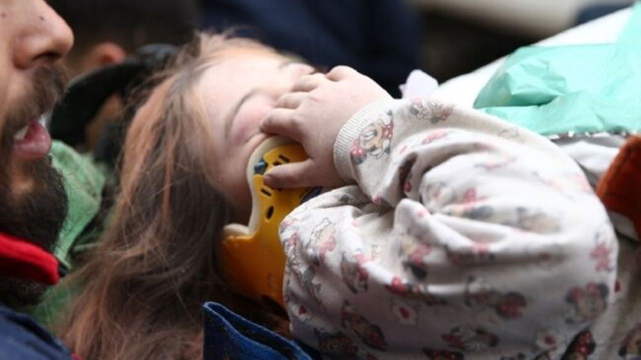 New York Times: Türkiye'deki deprem 2013 yılından gelen serinin parçası