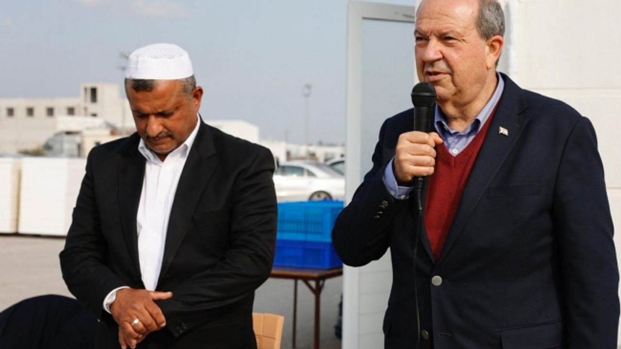 Tatar, depremde hayatını kaybedenler için okutulan Mevlid-i Şerif’e katıldı