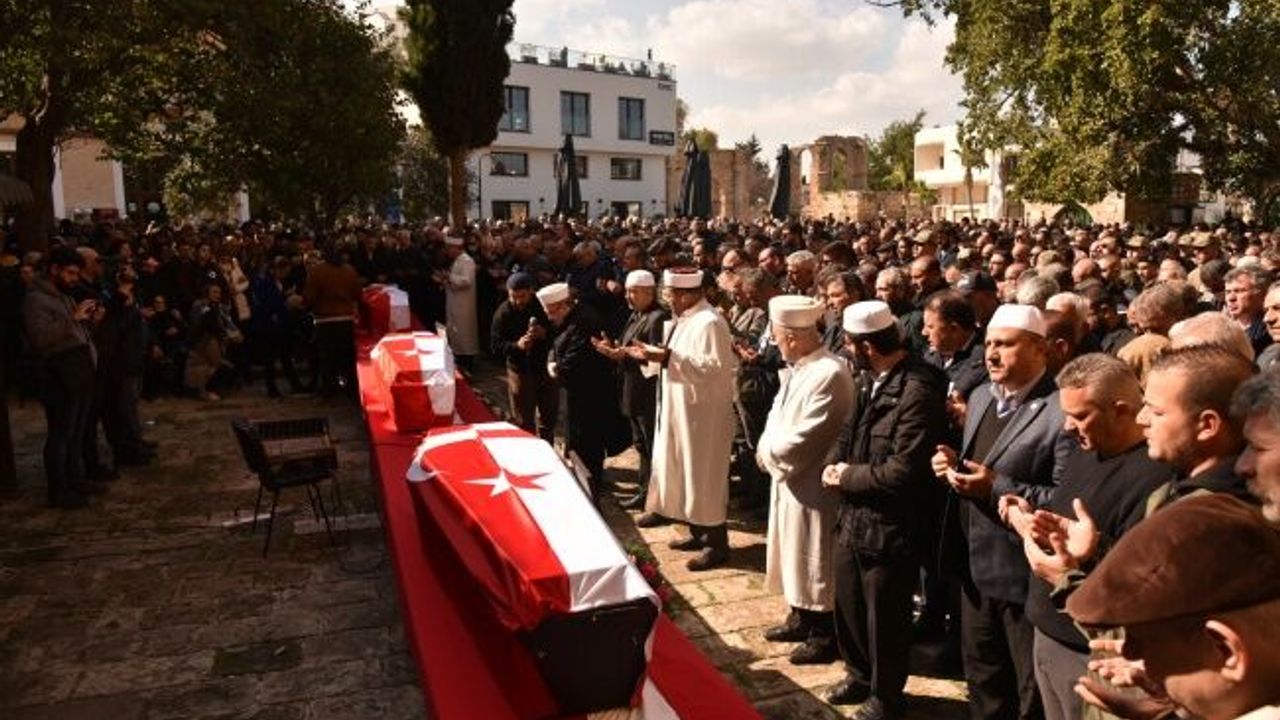 Türkiye’deki depremde hayatını kaybeden son 13 kişi bugün defnediliyor