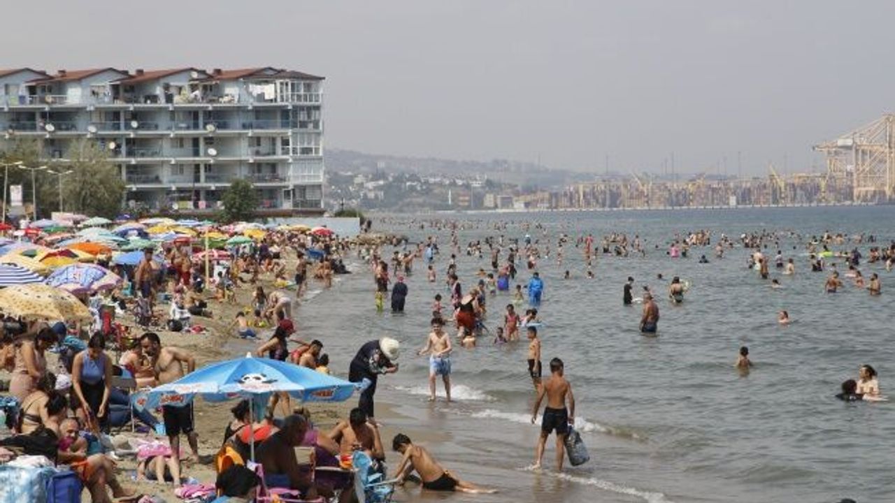 Sıcak havada deniz ve havuzlarda enfeksiyon riski