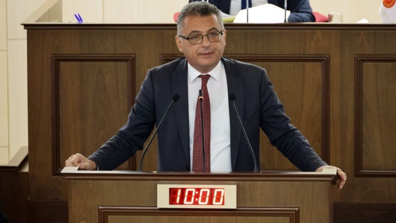 Erhürman "Devletin adı değişince sorunlar ortadan kalkmış mı olacak?"