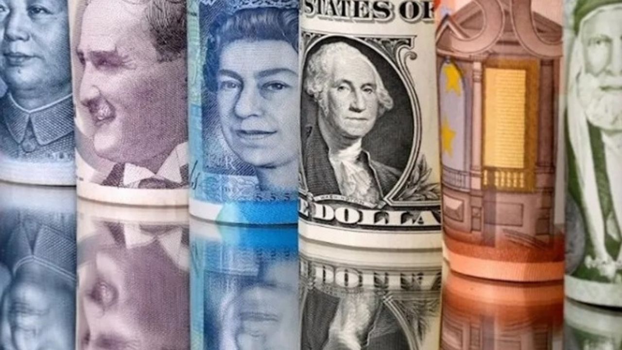 Sterlin 41.05 TL, dolar 32.40 TL, Euro 35.15 TL'den işlem görüyor