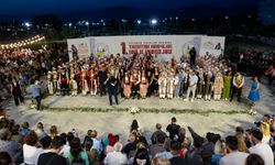 1. “Yaşatan Adımlar Halk Dansları Şöleni” Kızılbaş Parkı’nda yapıldı