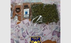 İskele'de araçlarında uyuşturucu ve 28 bin 155 TL nakit para bulunan dört kişi tutuklandı