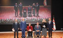 Cumhurbaşkanı Ersin Tatar ve eşi Sibel Tatar, “Girdap” adlı kitabın tanıtım etkinliğine katıldı