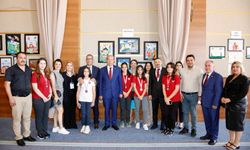 Tatar, “III. Uluslararası Pozitif Okullar ve İyi Oluş Kongresi” ile “Zirvede Birkan Uzun Resim Sergisi’ne” katıldı