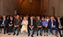 Cumhurbaşkanı Tatar ve eşi Sibel Tatar GKK Bandosu konserini izledi