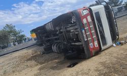 Direksiyon hâkimiyetini kaybeden tır şoförü kaza yaptı