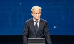 Hollanda'da aşırı sağcı lider Wilders koalisyonu terk etti, hükümet düştü