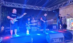 Karaoğlanoğlu Spor Oyunları ve Deniz Şenliği’nde bu akşam Niyal Öztürk sahne alacak