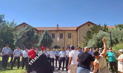 KOOP-SEN eylemi Başbakan Yardımcılığı önünde devam etti…