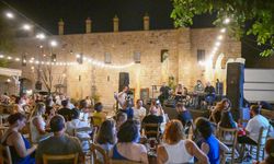 LTB Akustik Sahne’de Aysu Mişon sahne aldı