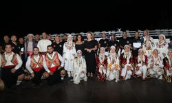 Cumhurbaşkanı Ersin Tatar’ın eşi Sibel Tatar, 1. Uluslararası Lefke Folklor Dans Festivali’ne katıldı