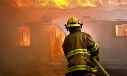 Seyir halindeki araçta yangın