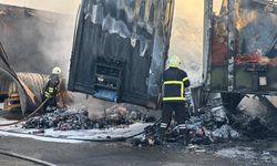 Lefkoşa Sanayi Bölgesi’nde yangın: 4 tır dorsesi yandı