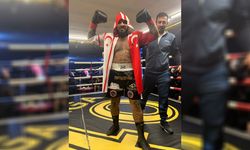 “Metin Turunç İstanbul’da Zafere Ulaştı: KKTC Bayrağını Ringde Dalgalandırdı”