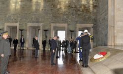 Cumhurbaşkanı Erhürman Anıtkabir’i ziyaret etti