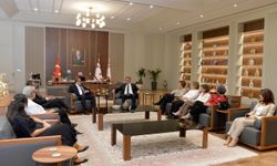 Erhürman, Kemal Saraçoğlu Lösemili Çocuklar ve Kanserle Savaş Vakfı heyetini kabul etti