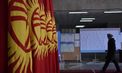 Kırgızistan'da halk erken seçimler için sandık başında