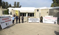 KTÖS ve KTOEÖS'den Öğretmenler Günü nedeniyle tören yapılan AKM önünde eylem ...