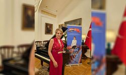 Piyanist Rüya Taner, Kahire'deki resitalde sanatseverlerle buluştu