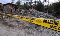 Endonezya'da toprak kayması nedeniyle ölenlerin sayısı 23'e yükseldi