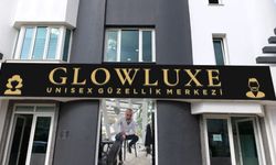 Lefkoşa’nın Efsane Berberi Artık Kadınlara da Hizmet Veriyor!