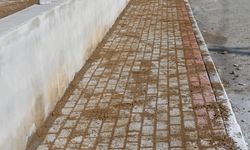 Güzelyurt Belediyesi kaldırım çalışmalarını Yuvacık'ta sürdürüyor