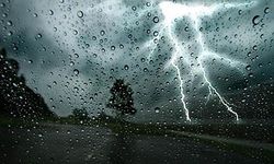 Bu akşamdan itibaren gök gürültülü sağanak bekleniyor