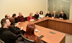 Muhalefet milletvekilleri ile hekim örgütleri, İdari, Kamu ve Sağlık İşleri Komitesi toplantısını terk ederek açıklamal