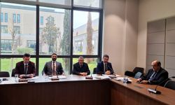 İdari, Kamu ve Sağlık İşleri Komitesi maaş düzenlemeleri içeren yasa önerisinin ivediğini onaylayarak Genel Kurula sevk