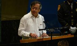 Kolombiya Cumhurbaşkanı Petro: "Şu anda Caracas bombalanıyor"