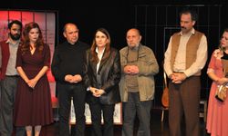 “Aşk İçinde Mahpushane” adlı tiyatro oyunu Evren Çavdır anısına sahnelendi
