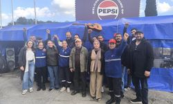 Lefkoşa Belediye Tiyatrosu sanatçılarından EKTAM işçilerine grev çadırında dayanışma etkinliği