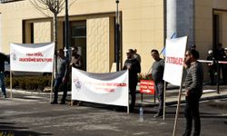 Sendikalar, fiber optik protokolüne karşı Meclis önünde eylem yapıyor