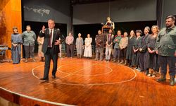 “Kafkas Tebeşir Dairesi" oyunu cuma akşamları Lefkoşa AKM'de sahnelenmeye devam edecek