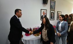 Dışişleri Bakanlığı’nda Kadınlar Günü kutlaması… Lakadamyalı, personele hediye takdim etti