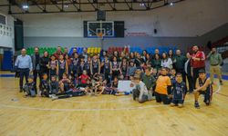 YDİ Namağlup Şampiyon