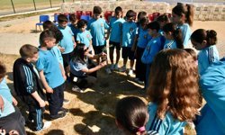 AB Bilgi Merkezi, Lefkoşa Dr. Suat Günsel İlkokulu’nda ağaç dikim etkinliği düzenledi