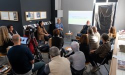 Voices konuşmalar serisi yeniden başladı, ilk konuk Mete Hatay oldu