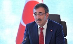 Yılmaz Kıbrıslı Türklere taş ve patlayıcı madde atılmasını kınadı
