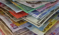 Sterlin 59,35 TL, euro 51,70 TL, dolar 44,85 TL’den işlem görüyor