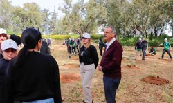 Yeniden Yeşil Kıbrıs etkinliği... Gazimağusa ve Tuzla'da fidan dikildi