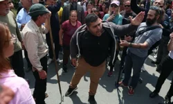 Güney Kıbrıs’ta şap protestosu: Yollar kapatıldı, dikkat çeken anlar yaşandı