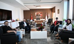 Şampiyon satranç oyuncusu Emre Şeb, Özçınar'ı ziyaret etti