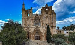 Lala Mustafa Paşa Cami restorasyon çalışmaları sebebiyle ibadete ve ziyarete kapatılıyor