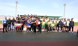 Lefkoşa’da Atletizm Rüzgarı: Kurtuluş Lisesi Zirveyi Bırakmadı