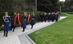 Cumhuriyet Meclisi heyeti Bakü’de ziyaretlerde bulundu